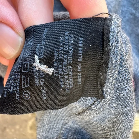 Moth Anthropologie Gray Knit Cardigan Red Sequin Heart XS Petite - Picture 6 of 6